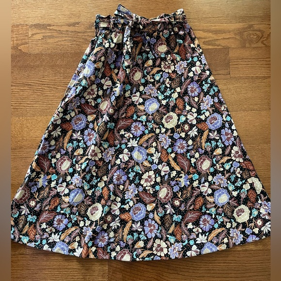 Ann Taylor Batik Black Tie Waist Pull On Printed Maxi Skirt Medium Resortwear - Picture 3 of 9